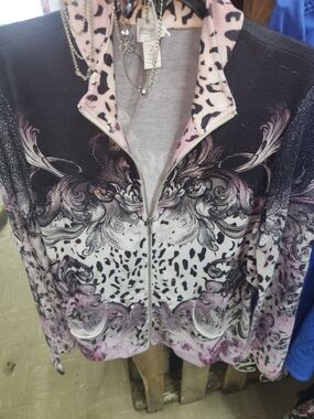 Zenera Pink & Black Printed Zip-Front Jacket